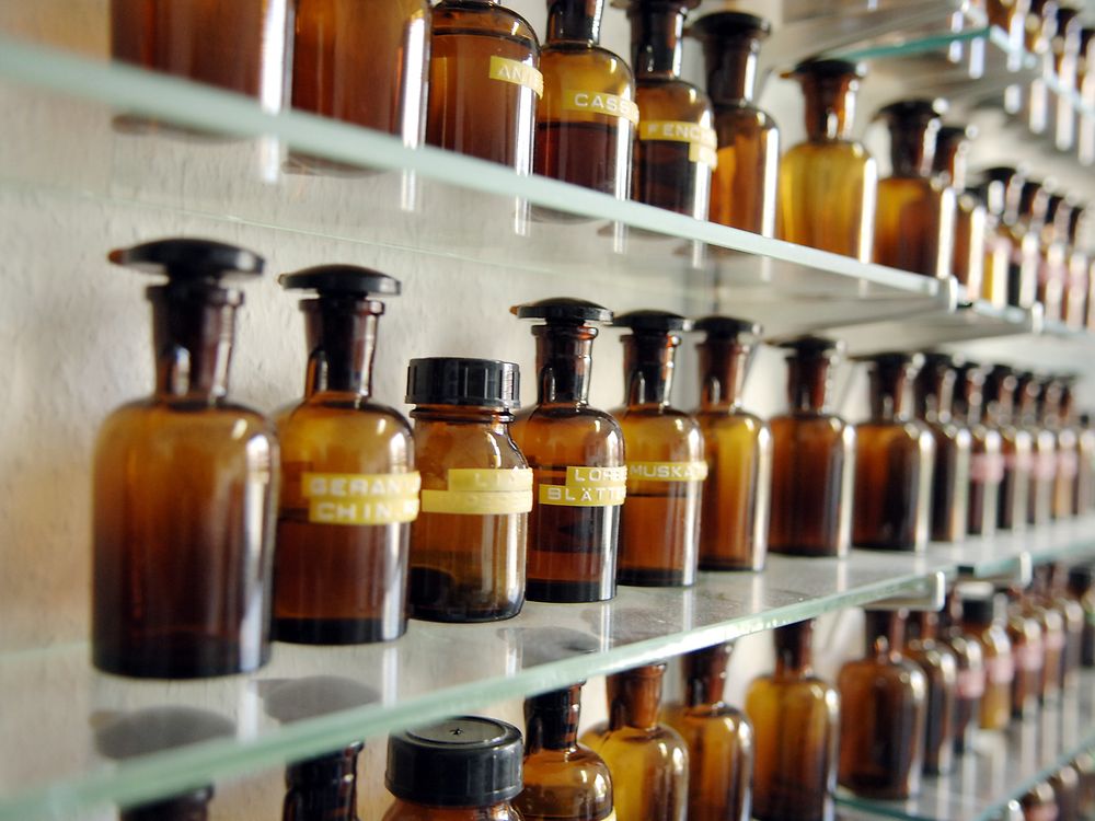 Im Henkel Fragrance Center in Krefeld stehen den Parfümeuren über 1.000 Duftstoffen zur Verfügung 