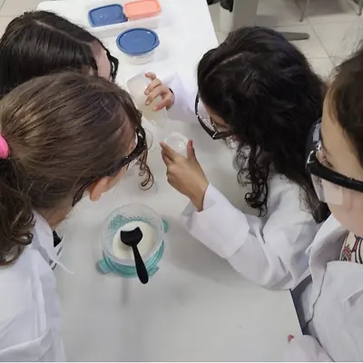 Henkel presenta los resultados del programa “Mundo de investigadores” 2023